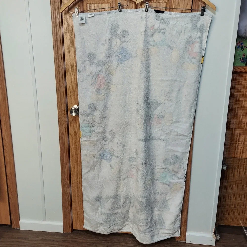 Disney Parks Mickey Mouse Beach Towel Authentic Original 100% Cotton White Large
